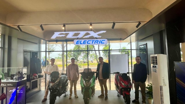 POLYTRON Rayakan 49 Tahun dengan Pembukaan Showroom di Semarang dan Luncurkan Produk Terbaru