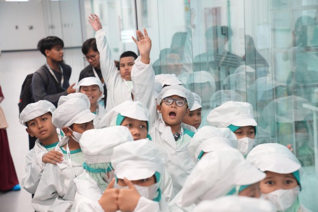 OPPO Indonesia Berikan Inspirasi sejak Dini melalui Kunjungan Edukatif Murid Hanifa Islamic School