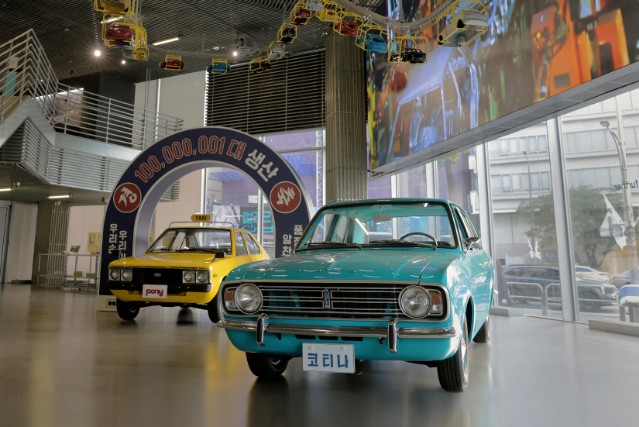 Hyundai Motor Rayakan Produksi 100 Juta Kendaraan dengan Pameran 'One Step Further'