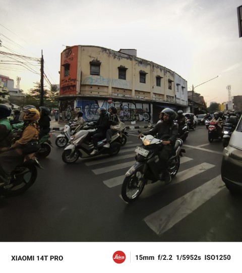 Street Mobile Photography Menggunakan Xiaomi 14T Series: Teknik Narasi dan Emosi oleh Anton Ismael