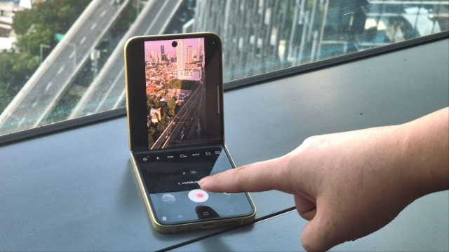 Galaxy Z Flip6: Solusi Praktis untuk Konten Kreatif Masa Kini