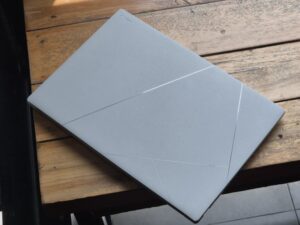 ASUS Zenbook S 14 OLED: Laptop Tipis Premium dengan Daya Tahan Baterai Seharian