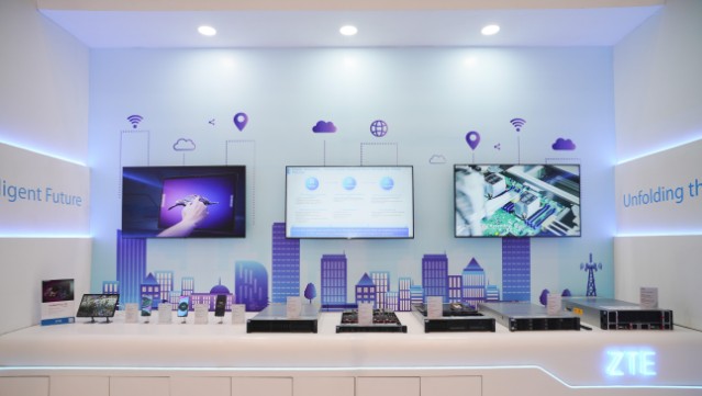 ZTE Tampilkan Server Canggih dan Smartphone Inovatif di Indocomtech 2024