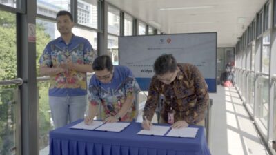 Telkomsel dan Transjakarta Resmikan Halte Widya Chandra