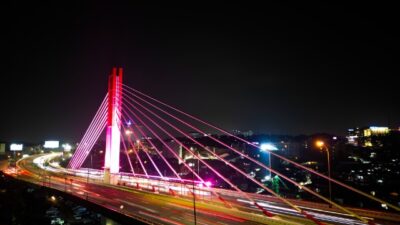 Pencahayaan Dinamis Signify Perindah Jembatan Pasupati Bandung