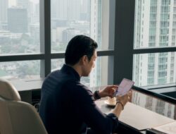OPPO Find N5: Smartphone Lipat AI untuk Bisnis dan Traveling
