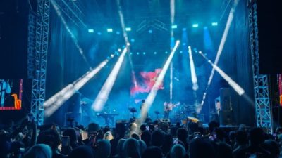 OPPO Curi Spotlight di JGTC 2025 Abadikan Momen Keren di Konser