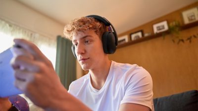 Logitech G325 LIGHTSPEED Headset Gaming Nirkabel Nyaman dan Estetik