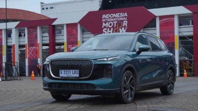 LEPAS L8 Hadir untuk Perjalanan Modern: SUV PHEV Nyaman di Kota