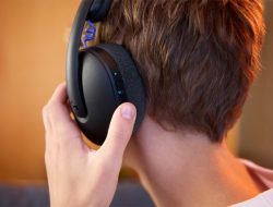 Logitech G325 LIGHTSPEED Headset Gaming Nirkabel Nyaman dan Estetik