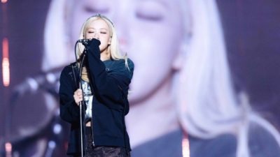 Rosé BLACKPINK Tampil Ikonik dengan Busana Custom Levi’s®