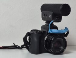 Review Sennheiser MKE 400: Rekomendasi Mic Vlogger Terbaik Buat Kamera & HP
