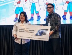Infinix Serahkan Bantuan XPAD EDGE ke Sekolah GenIUS