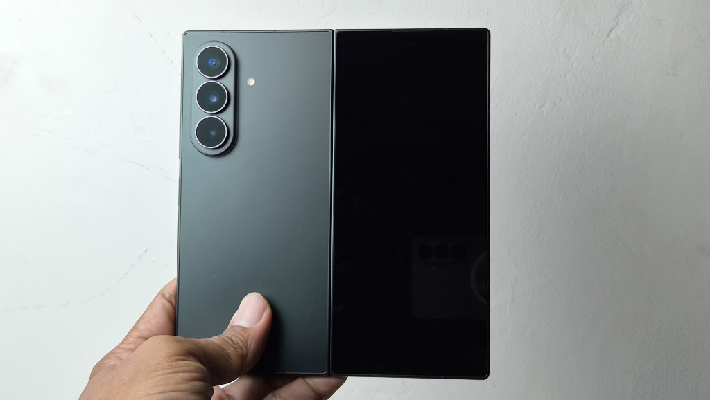 kelebihan dan kekurangan galaxy z fold 8 ultra